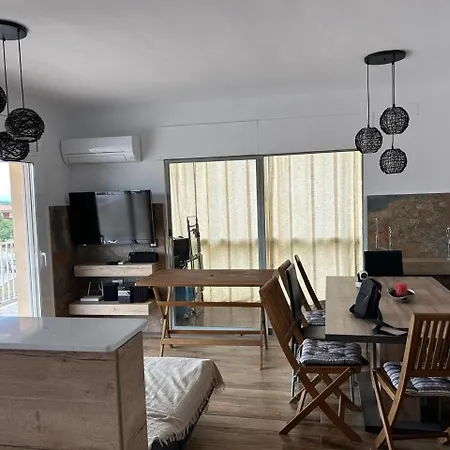 Santa Margarita Canal Apartment *